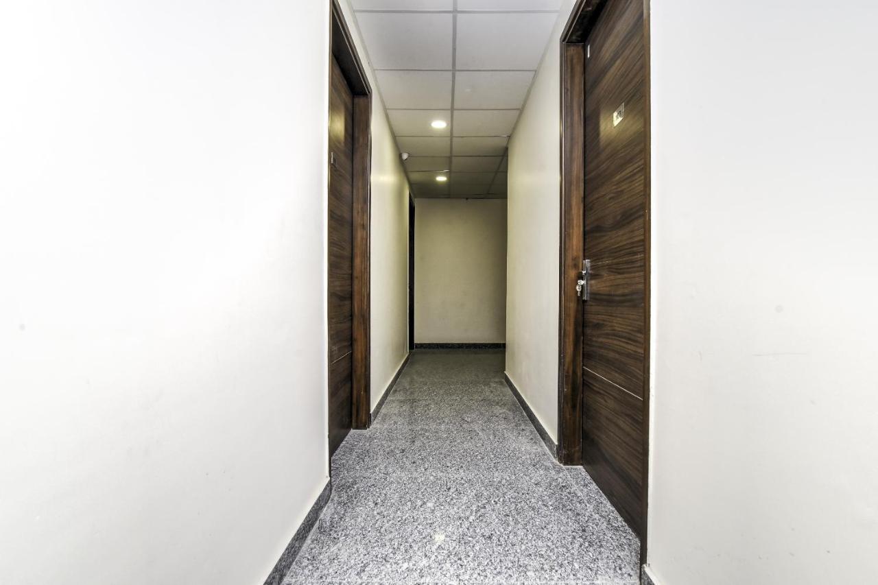 Oyo 2282 Velachery Apartment Chennai