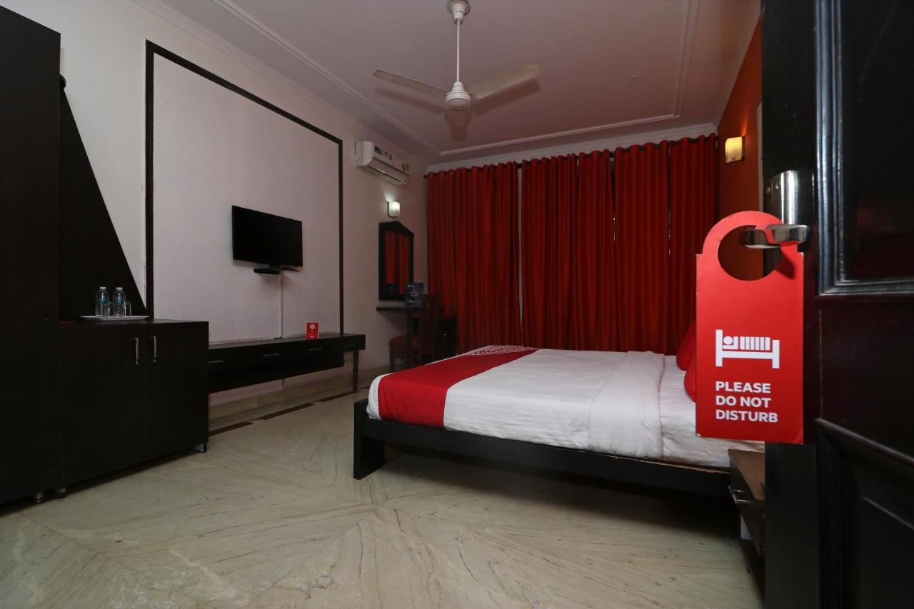 Oyo 2282 Velachery Apartment *
