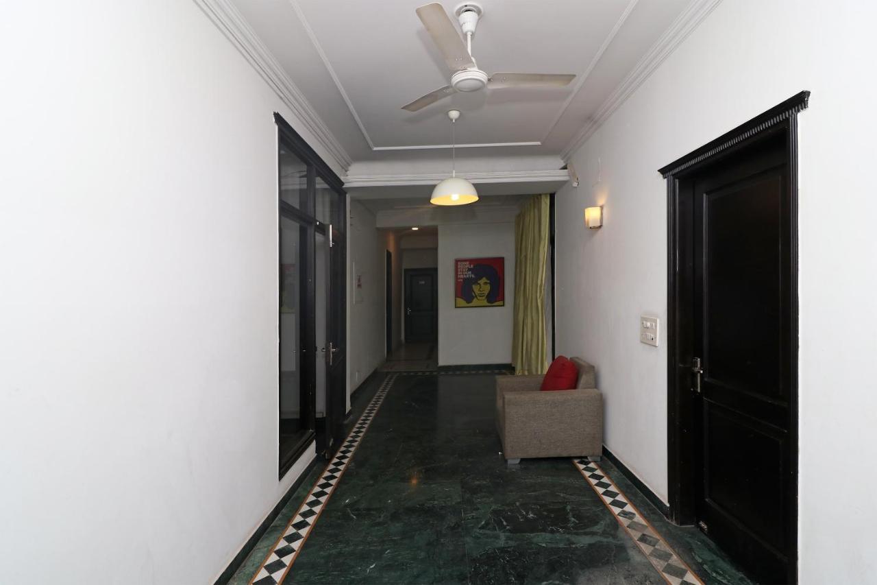 Oyo 2282 Velachery Apartment