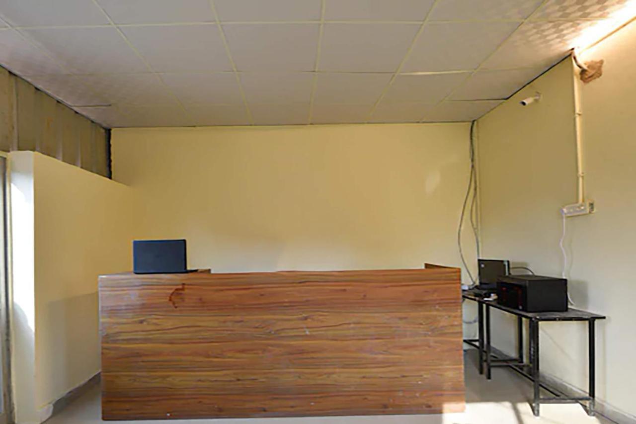 Oyo 2282 Velachery Apartment