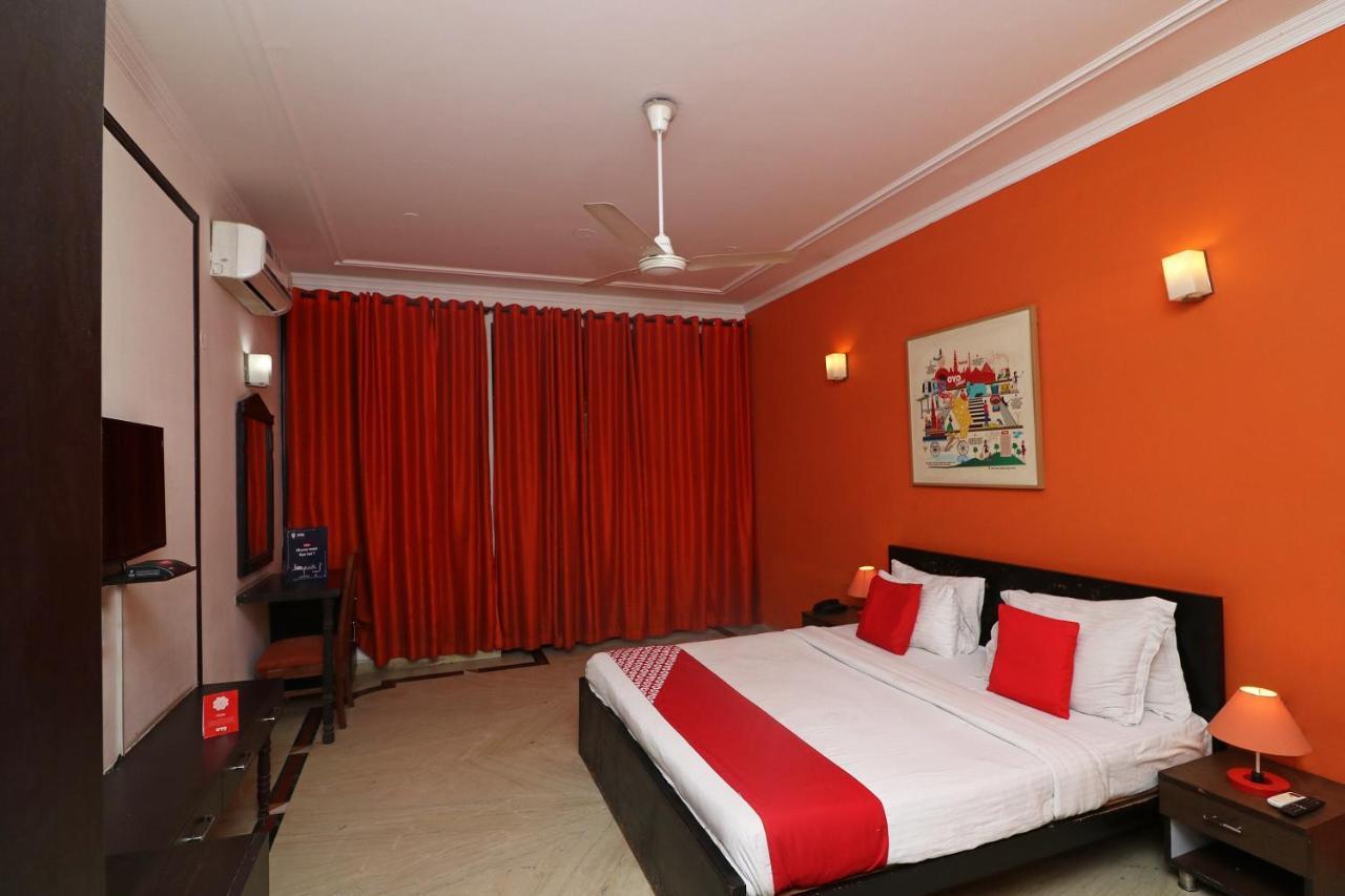 Oyo 2282 Velachery *