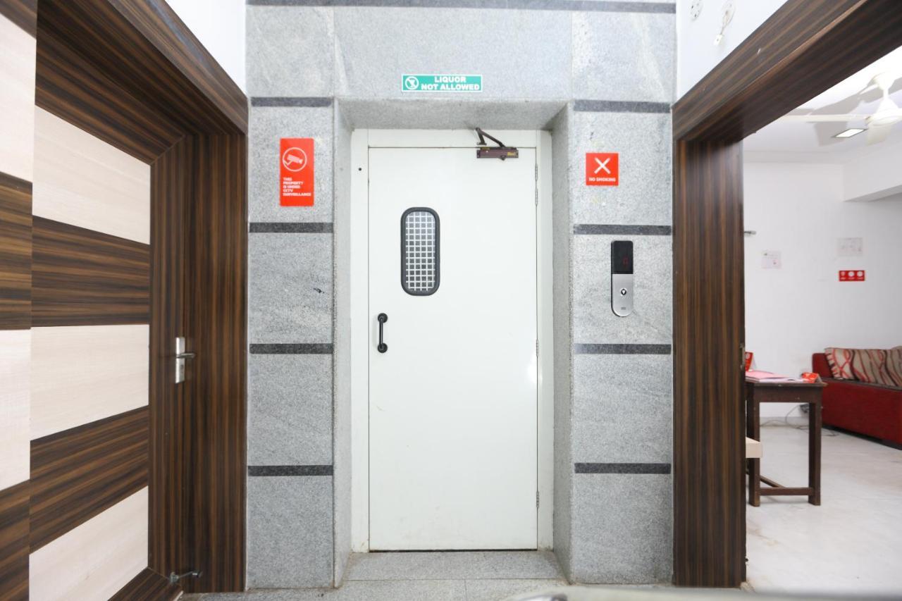 Oyo 2282 Velachery Apartment *