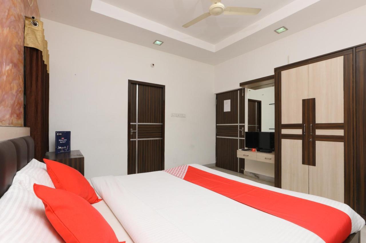 Oyo 2282 Velachery
