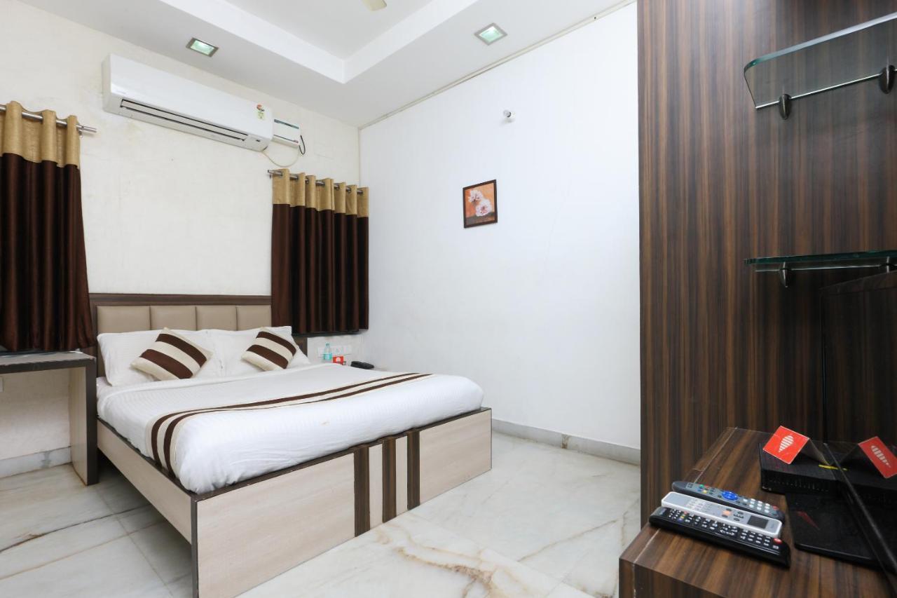 Oyo 2282 Velachery *
