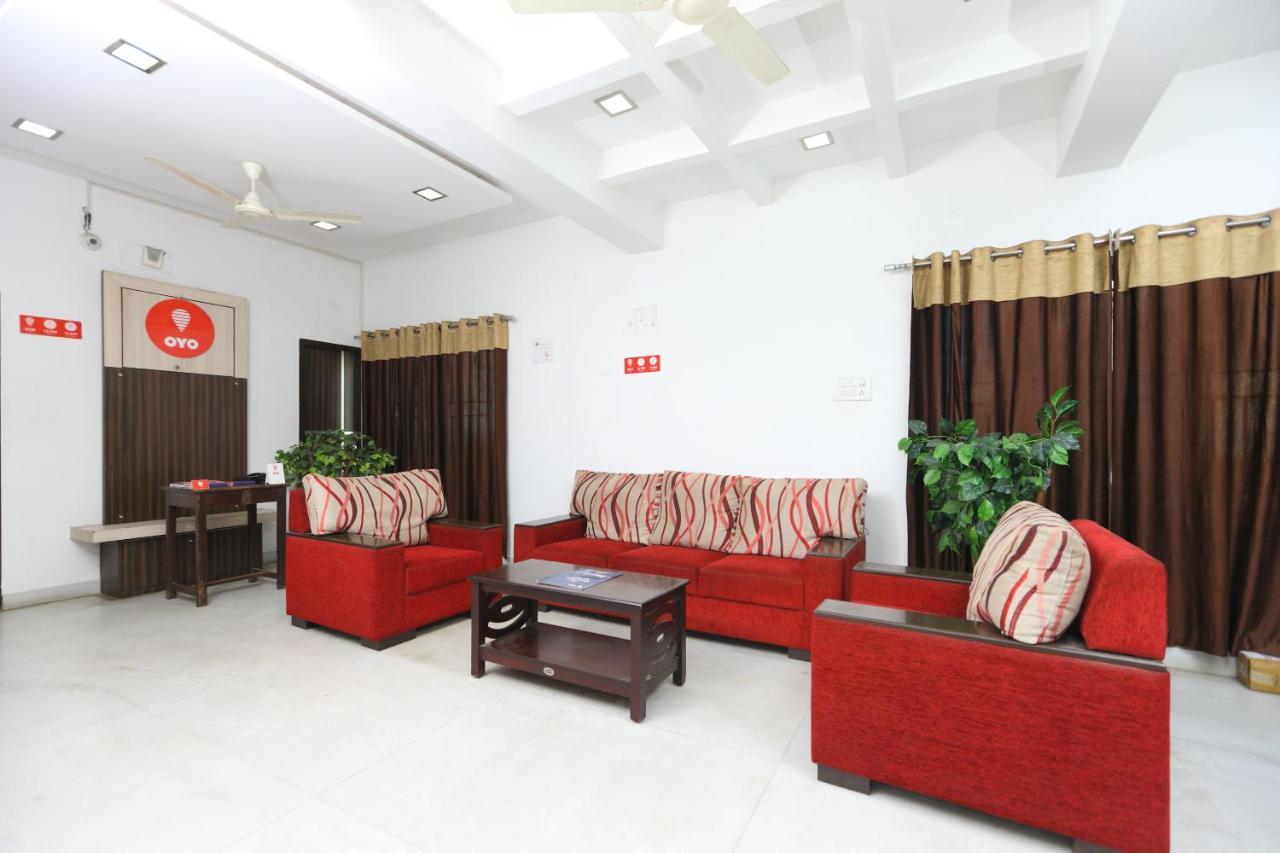 Oyo 2282 Velachery Apartment Chennai